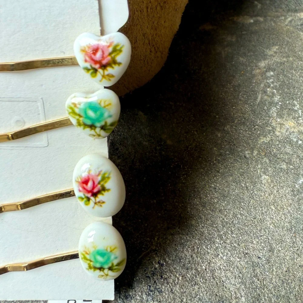 New🌟Anthropologie -Flower  Embellished Bobby Pin Set Hair Accessories